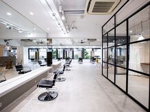 SILEM 元町三宮【シーレム】の雰囲気(自然光が降り注ぐ広々とした空間で、心満たされるサロン体験◇)