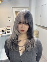 シェイロ(Cielro)&nbsp;ハッシュカット/顔周りレイヤー/デザインカラー/ホワイト