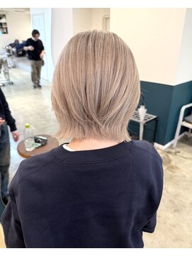 ソル オモテサンドウ 表参道 青山(SOL . OMOTESANDO) ブリーチ2回ホワイトミルクティーベージュ stylist聖斗