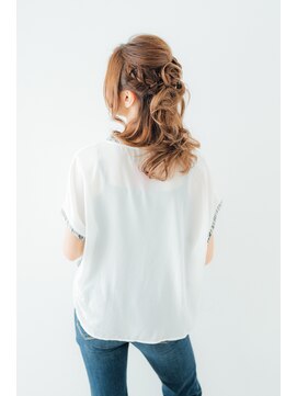 ラクシス 新都心店(Luxis) 編み込みでサイドすっきりハーフアップ