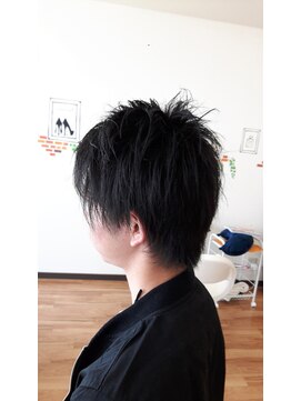 アーラ(ALA) ツーブロックスタイル。