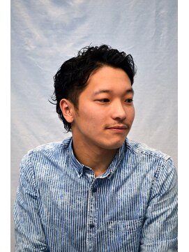 ケンズヘアーテスタ(KEN’s HAIR testa) 2ブロックが冴えるワイルドパーマ