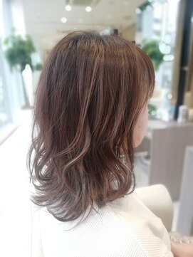 ゼル 上尾(ZELE) 《ZELE上尾店》ハイライトベージュ★切りっぱなし ミディアム
