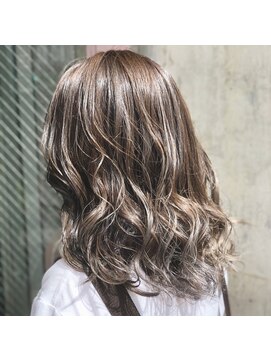 ループ(LOOP) 外国人風ハイライトグレー