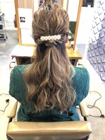 モモ(MOMO)&nbsp;ハーフアップ