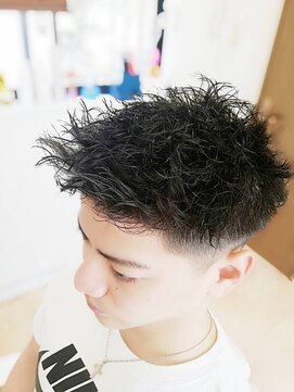 プロペラスタイル ヘアーメイク ショートツイスト