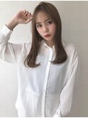 シースルーバングが可愛い艶感ストレート