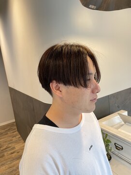 ニエンテ(NIENTE) 前下がりセンターパート[津市/メンズ]