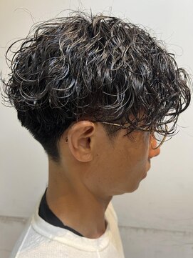 クオンヒール 堺筋本町店(QUON HEAL) 波巻きパーマ/センターパートパーマ/スパイラル/メンズショー