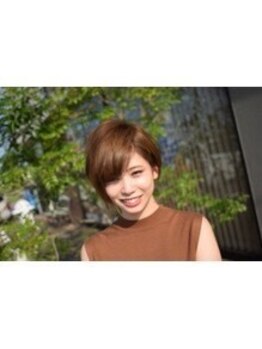 年齢を重ねるほどに増える髪のお悩みを解決。お肌の色や髪質に合わせて、お客様に似合うカラーをご提案♪