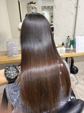 エル(EL by green) 《tomi》髪質改善の艶ストレート