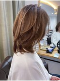 大人かわいいミディアムボブハイライトカラー脱白髪染め