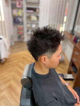 トットニゴー(totto nigoo)の写真/【女性のシェービングも大歓迎！】男性女性問わず誰でも似合うデザインを提案いたします◎