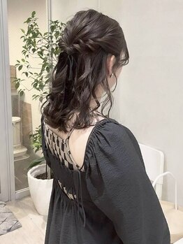 シロ(SiLO)の写真/可愛いも今っぽさも叶う。特別な一日を彩る飾りすぎないトレンドアレンジを♪ライブやパーティー前に◎