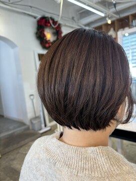 リリ(LILI) ショートボブ