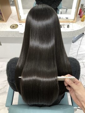 エルサ(Elsa) 【Elsa元町・神戸】高濃度水素で艶髪縮毛