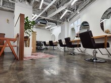 シー 自由が丘(sii.)の雰囲気(シンプルでオシャレな店内で落ち着く空間。タブレット完備。)