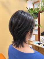 オッジ ヘアー ジャッロ(Oggi Hair giallo)&nbsp;「立体感×束感ウルフカット」9月