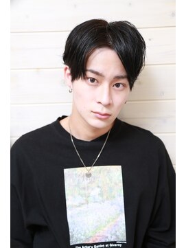 オーシャン(Ocean) ［OCEAN　Hair&Life高田徹]アッシュ系センターパート