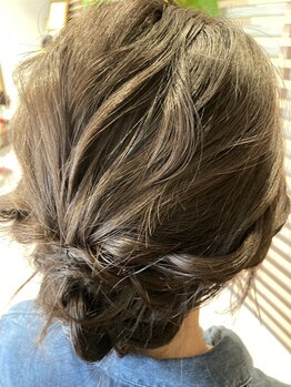 パインデゴールド(Pine de Gold)の写真/【甲東園駅徒歩5分】完全マンツーマン◆年を重ねるごとに美しく…髪から大人女性の品性を引き出します♪