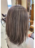 育てるグレイヘアー バレイヤージュ