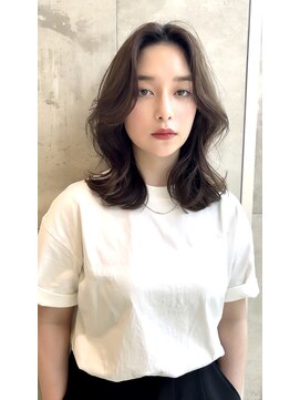 グランド(GRAND) 大人こなれミディ/くびれレイヤー/ウェーブ/20代30代40代/表参道