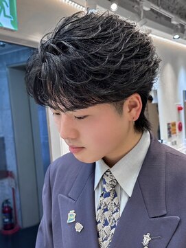 ルーストデラックス 京都河原町三条(ROOST dx) 黒髪フェザーショート