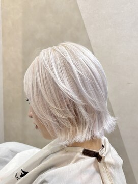 アンドソー 池袋(&so.) ホワイト/レイヤーボブ/くびれボブ/池袋