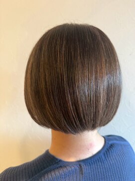 白髪を魅力に変える◎大人のための白髪ぼかし×ボブ