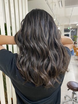 ピグメント(pigment) 【ママさんに大人気のグレージュ系ハイライトカラー】