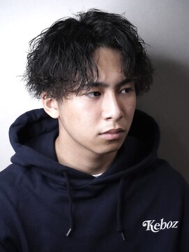 スキル(SKILL) 波巻きスパイラル×センターパート。ツイストスパイラル。