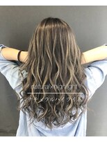 バトー(bAteAu)&nbsp;シルバー、グラデーション、インナー、エクステ、ブリーチ