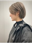 ショートボブ×グレージュ