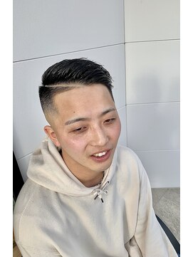 レガーレ(Legare) オーバーパートスキンフェード　　サイドスウェー