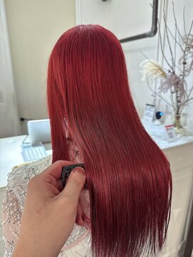 イリ 梅田(ili) ぱっつんレッド