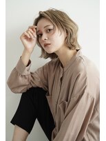 ラダ(Lada)&nbsp;ハイトーン ダブルカラー ミルクティーカラー レイヤーボブ 20代