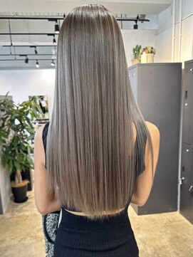 メリー オオサカ(Merly Osaka) 色落ちも綺麗なハイトーングレージュ