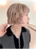 ミニボブ　デザイン　ベージュカラー　ローライト　ミルクティー