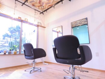 サウヘアー(Sau hair)の写真/ 周りを気にせず過ごせる、あなただけの特等席。髪の悩みも気兼ねなく相談を。お待ちしております。