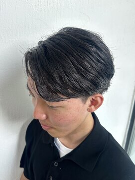 ゼゼ 高知店(zeze) センターパート/毛流れ/ツーブロック/黒髪/高知市