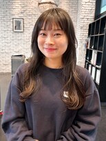 エン(YENN)&nbsp;ふわっと動く柔らかロングスタイル
