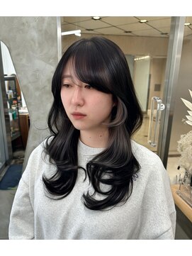 エッセンザ 梅田(ESSENZA) 海外レイヤー×インナーカラー