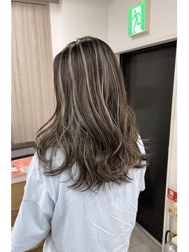 ジゼル(gisele) (稲毛)白髪ぼかしハイライト