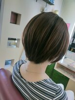 ワンポイント ウィズ パリス(One Point with Paris)&nbsp;毛量調整ツーブロックショートボブスタイル