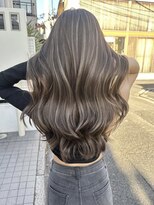 ヨロ 小岩(YOLO) ミルクティーグレージュハイライトケアブリーチレイヤーカット