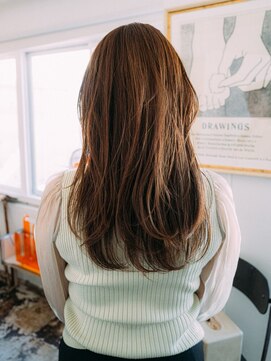 フランズ いわき(FLUNS) 黒髪/グレーベージュ/レイヤーロング/前髪パーマ/いわき市