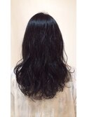 黒髪ロングパーマ