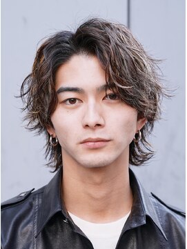 レタッチ バイ フィフス 天神大名(RETOUCH by fifth) スパイラルパーマメンズパーマメンズヘアセンターパート束間