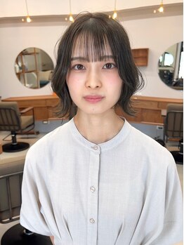 ライカ(laica)の写真/【天神橋筋六丁目からすぐ】独自にブレンドしたカラー剤で、白髪を活かした透明感のあるカラーに♪