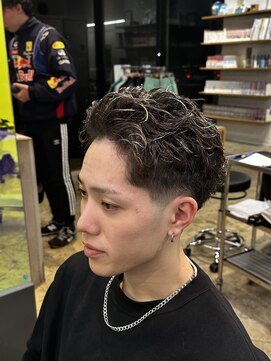 ザデイ カットアンドカルチャーショップ(THE DAY CUT&CULTURE SHOP) リバーススパイキーカール